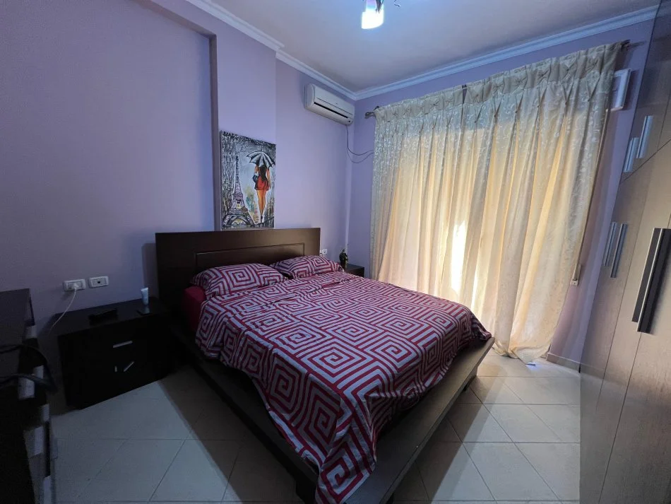 Tirane, jepet me qera apartament 2+1+Ballkon Kati 3, 115 m² 600 € (Kopshti Zoologjik)