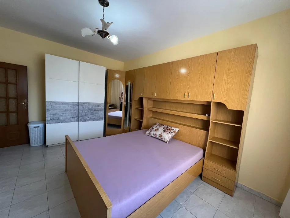 Tirane, jepet me qera apartament 2+1 Kati 3, 115 m² 500 € (Mihal Grameno, Kompleksi Grand)