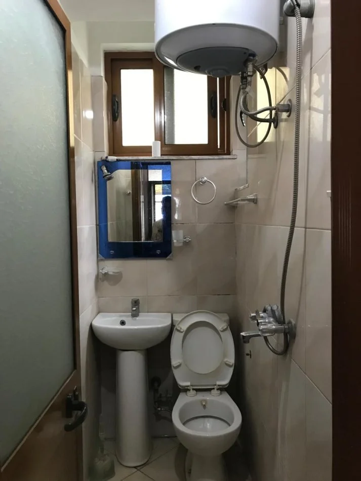 Tirane, jap me qera shtepi 1+1 Kati 0, 45 m² 290 € (Sefer Konda)