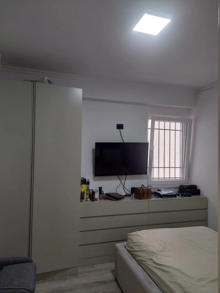 Tirane, jepet me qera apartament 3+1+Ballkon Kati 1, 120 m² 1.000 € (selvia)