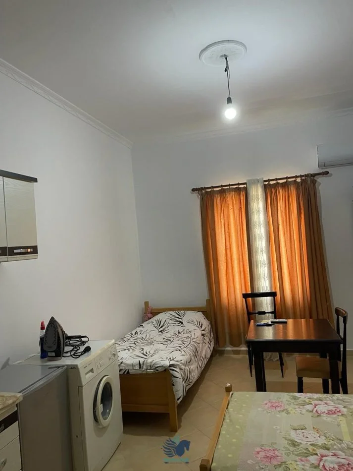 Jepet Me Qera Garsoniere Tek 5 Maji [ID PG24]