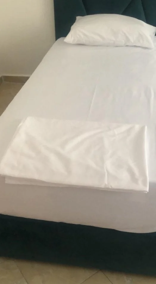 Tirane, jepet me qera apartament 2+1 Kati 2, 140 m² 140 € (Laprake)