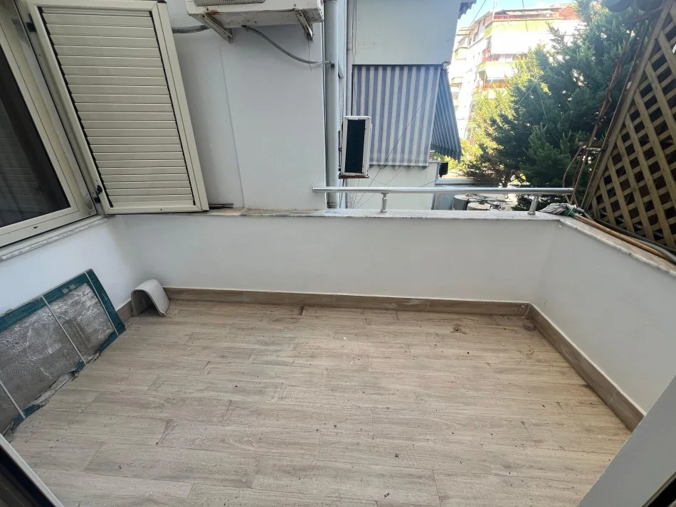 Durres, jepet me qera apartament 1+1+Ballkon Kati 2, 55 m² 400 € (Shkembi Kavajes)
