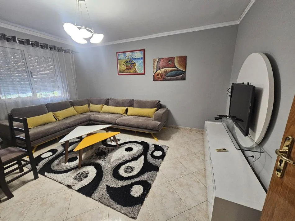 Tirane, shitet apartament 2+1 Kati 4, 101.000 € (Te Oxhaku)