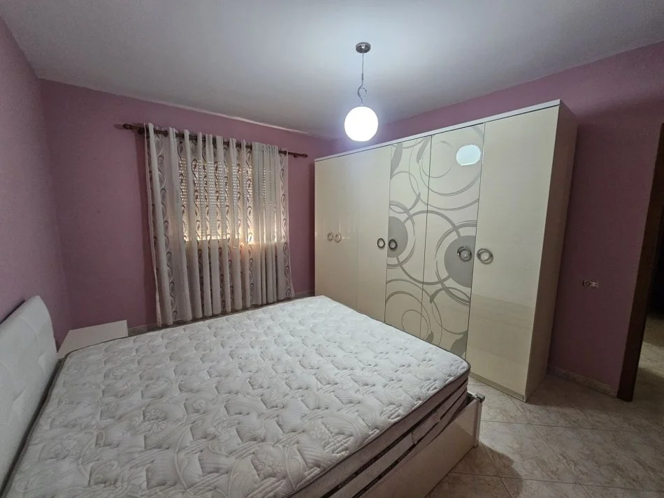 Tirane, shitet apartament 2+1 Kati 4, 101.000 € (Te Oxhaku)
