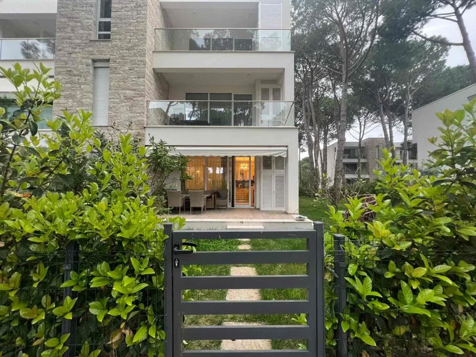 Durres, shitet apartament 2+1 Kati 0, 450 m² 340.000 € (San Pietro , Gjiri i Lalezit)