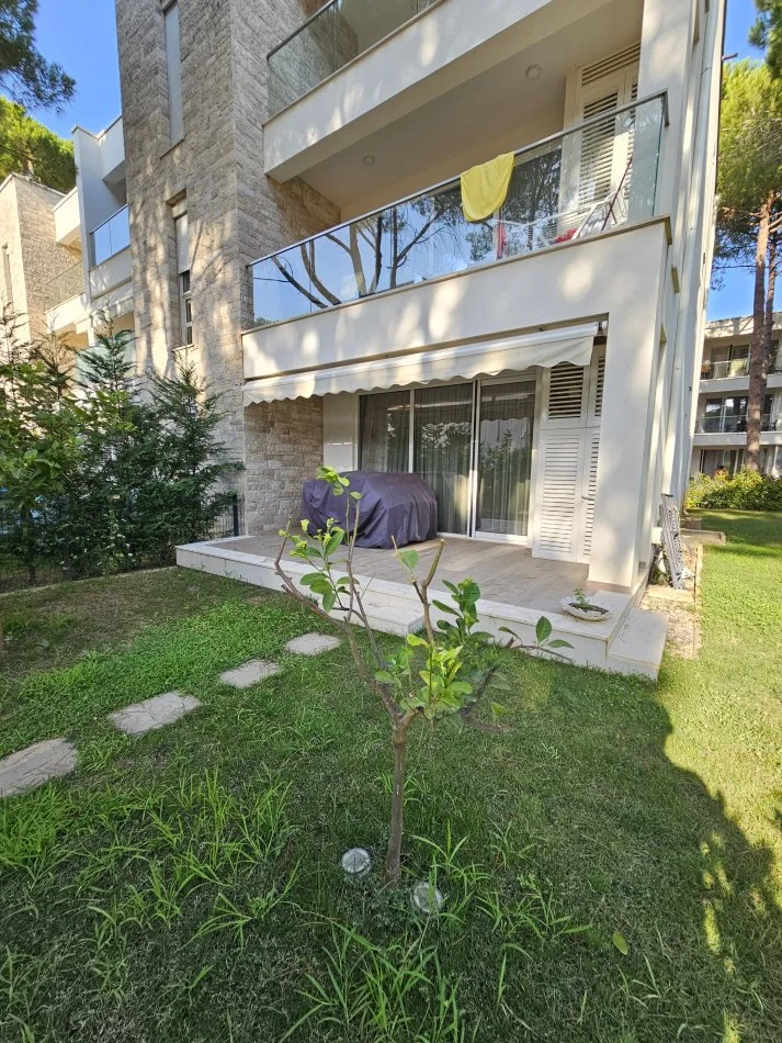 Durres, shitet apartament 2+1 Kati 0, 450 m² 340.000 € (San Pietro , Gjiri i Lalezit)