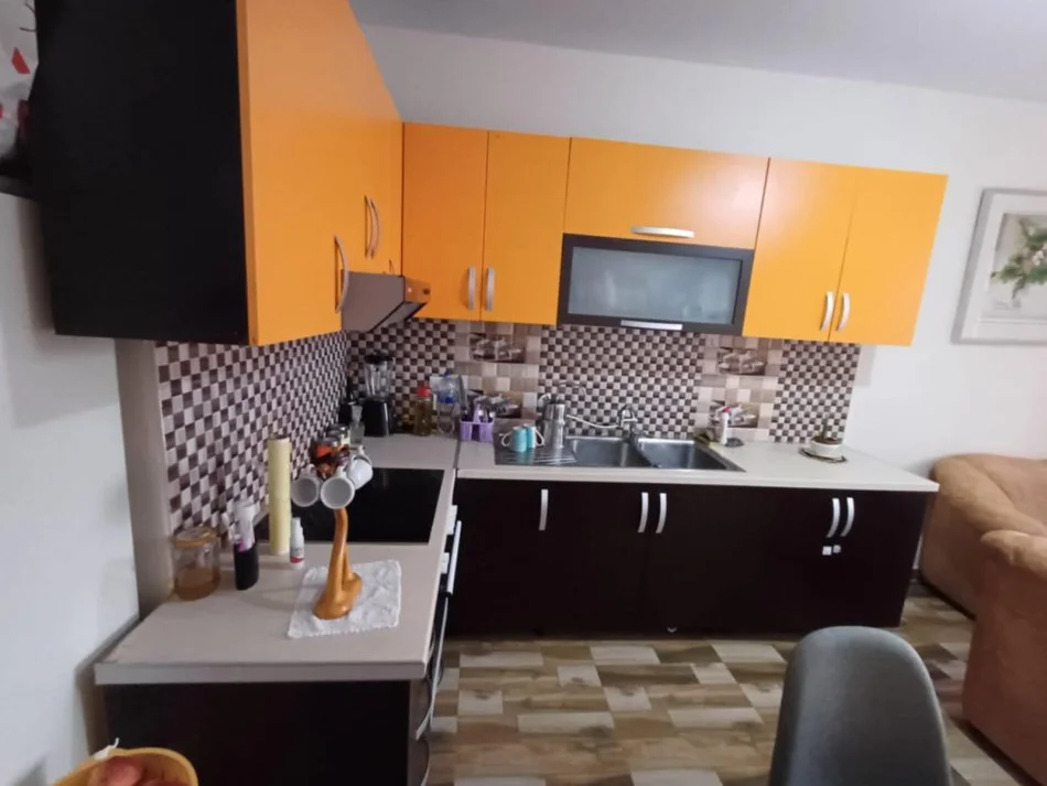 Tirane, shitet apartament 1+1 Kati 2, 75 m² 58.000 € (Bathore)