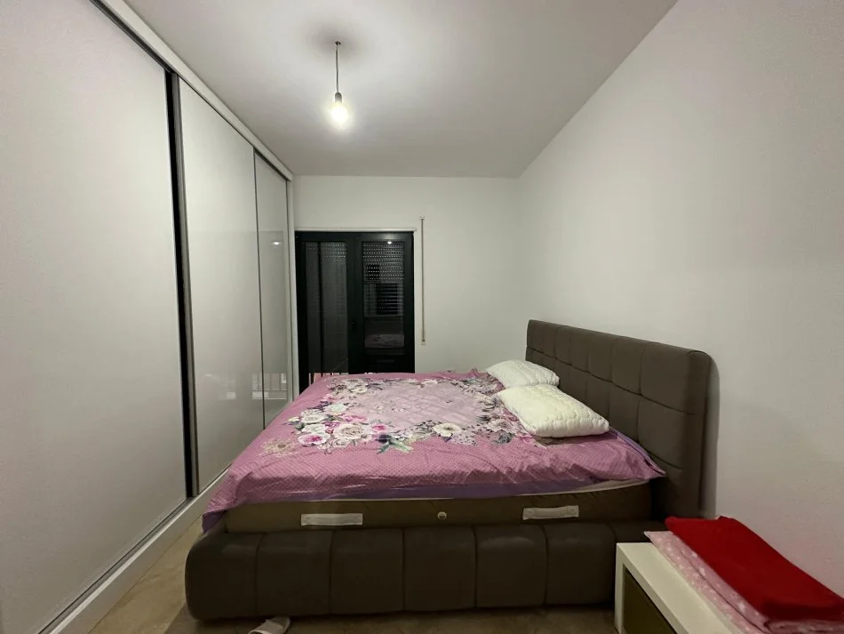 Tirane, jepet me qera apartament 2+1 Kati 4, 105 m² 600 € (UNAZA E RE)