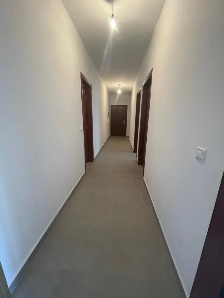 Tirane, jepet me qera apartament 3+1+Ballkon Kati 3, 130 m² 400 € (Rruga 3 Deshmoret)