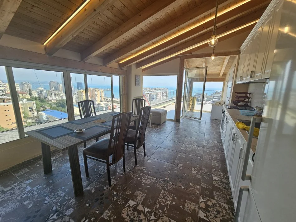 Durres, jepet me qera apartament 2+1 Kati 7, 135 m² 1.000 € (vollga)