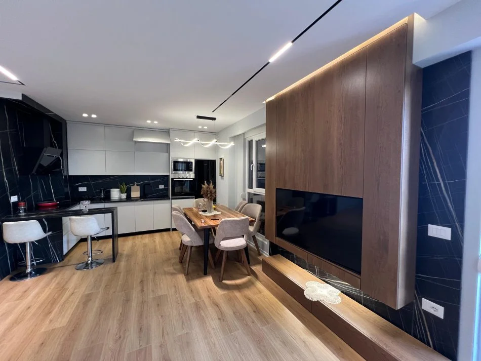 Tirane, jepet me qera apartament 2+1+Ballkon Kati 6, 100 m² 850 € (JEPET ME QERA APARTAMENT 2+1 NE DON BOSKO)