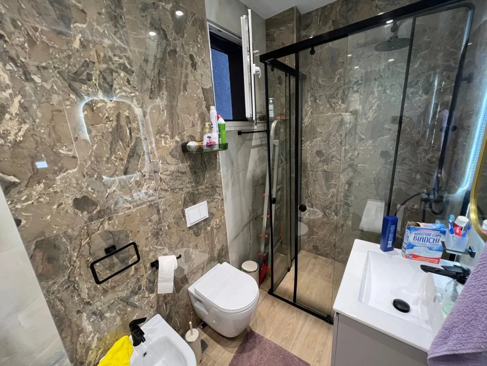 Tirane, jepet me qera apartament 2+1+Ballkon Kati 6, 100 m² 850 € (JEPET ME QERA APARTAMENT 2+1 NE DON BOSKO)