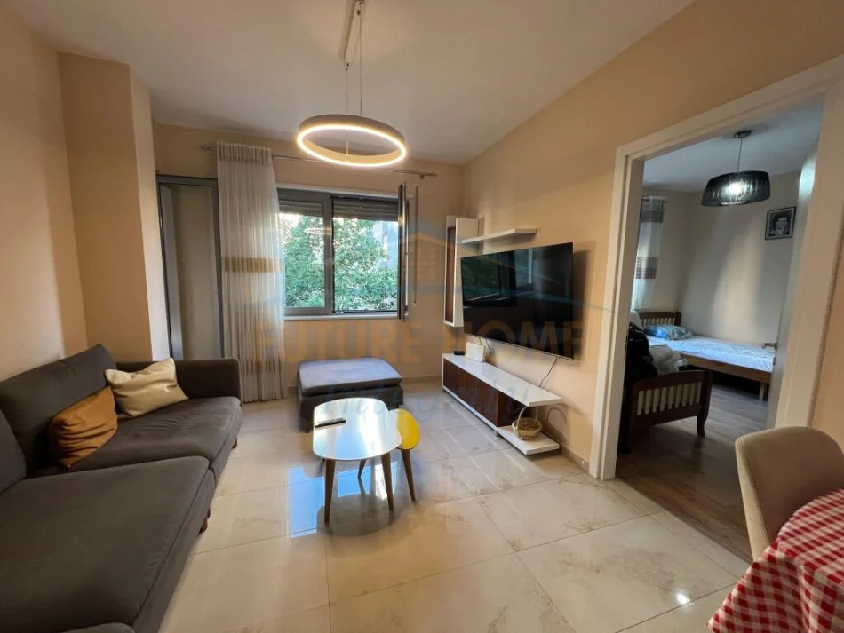 Tirane, jepet me qera apartament 2+1 Kati 3, 100 m² 650 € (RRUGA E DIBRES)