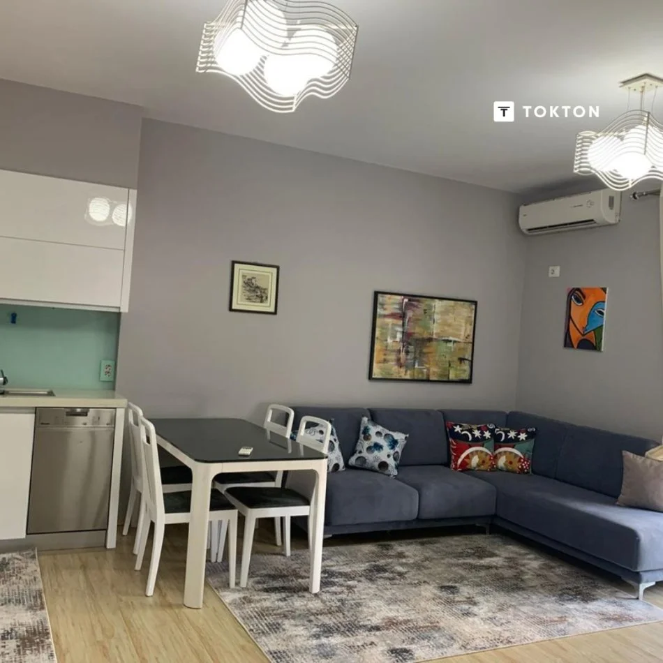 Tirane, jepet me qera 1+1 Kati 6, 80 m² 700 € (myslym shyri)