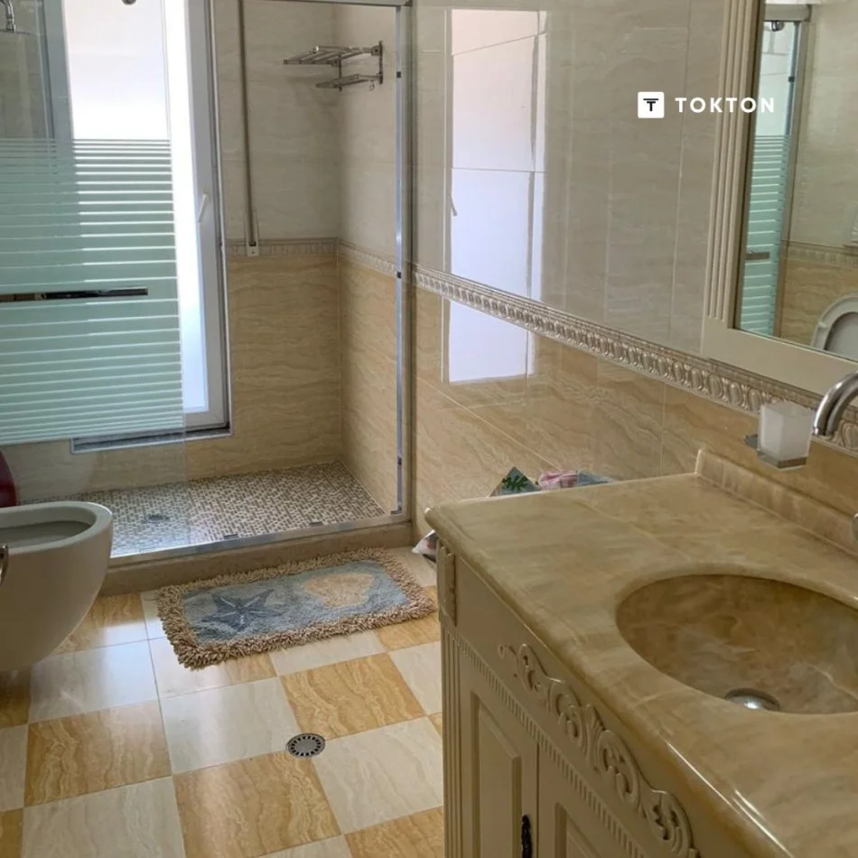 Tirane, jepet me qera 1+1 Kati 6, 80 m² 700 € (myslym shyri)