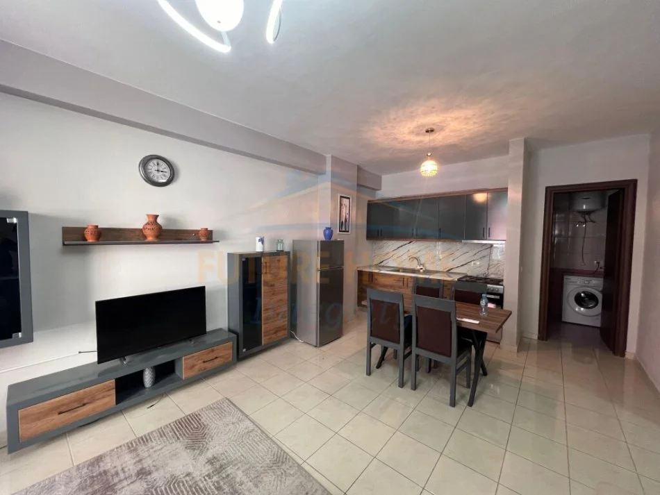 Tirane, shitet garsonier 1+1 Kati 2, 58 m² 64.000 € (UNAZA E RE BAR BOHEM)