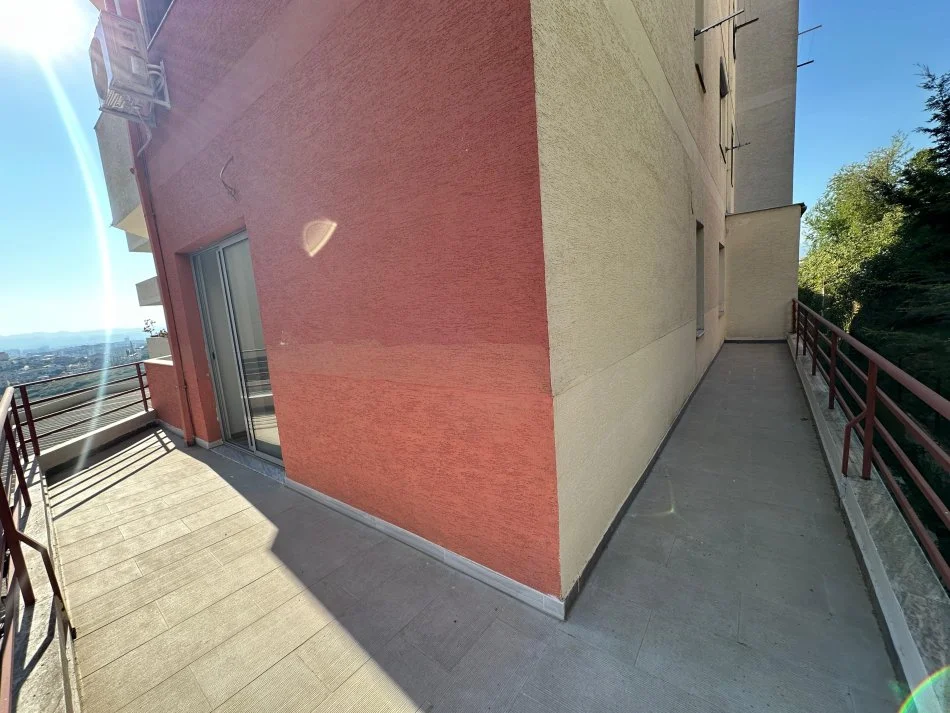 Tirane, shitet apartament 2+1 Kati 2, 101 m² 125.000 € (FRESK)