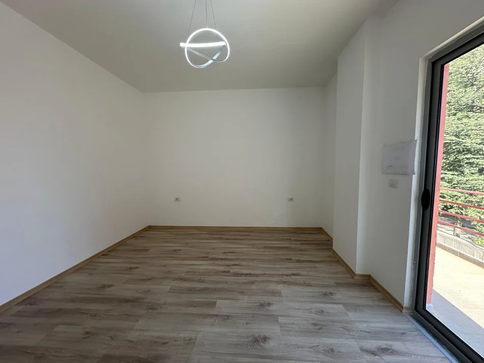Tirane, shitet apartament 2+1 Kati 2, 101 m² 125.000 € (FRESK)