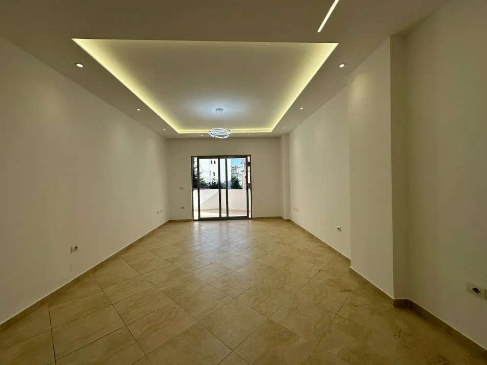 Tirane, shitet apartament 2+1 Kati 2, 101 m² 125.000 € (FRESK)