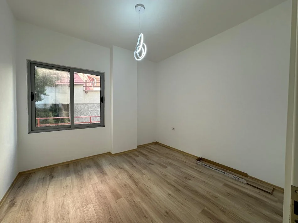 Tirane, shitet apartament 2+1 Kati 2, 101 m² 125.000 € (FRESK)