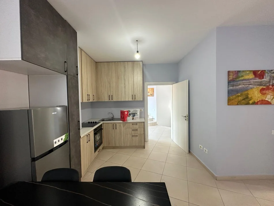 Tirane, jepet me qera apartament 2+1 Kati 9, 120 m² 550 € (ASTIR)