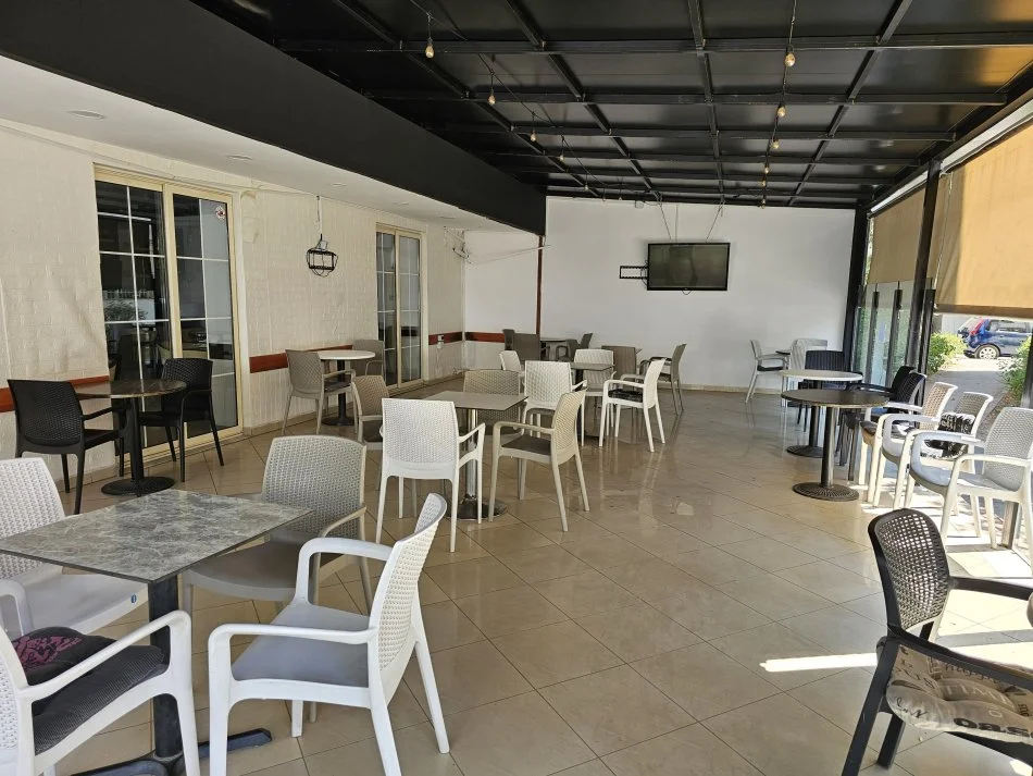 Tirane, jepet me qera lokal Kati 0, 200 m² 800 € (Vasil Shanto)