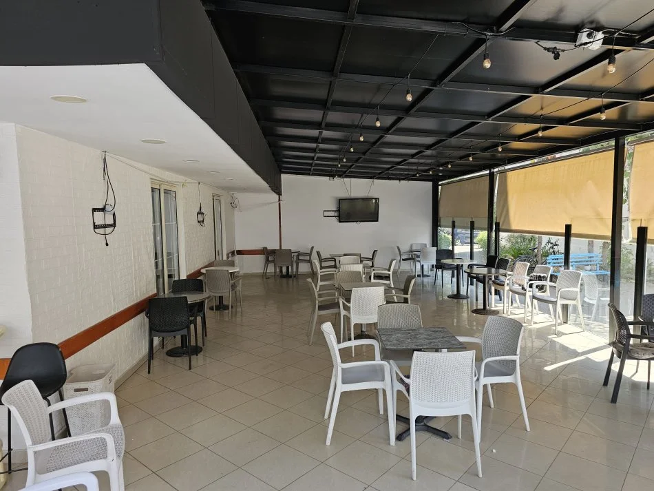 Tirane, jepet me qera lokal Kati 0, 200 m² 800 € (Vasil Shanto)