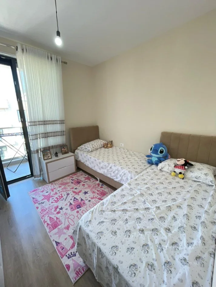 Tirane, jepet me qera apartament 2+1+Ballkon Kati 6, 120 m² 580 € (PORCELAN)