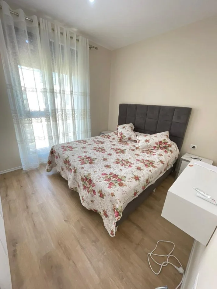 Tirane, jepet me qera apartament 2+1+Ballkon Kati 6, 120 m² 580 € (PORCELAN)