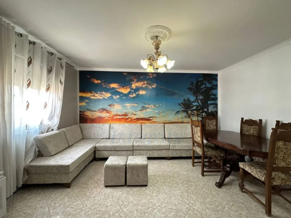 Tirane, jepet me qera apartament 2+1 Kati 5, 70 m² 400 € (LAPRAKE)