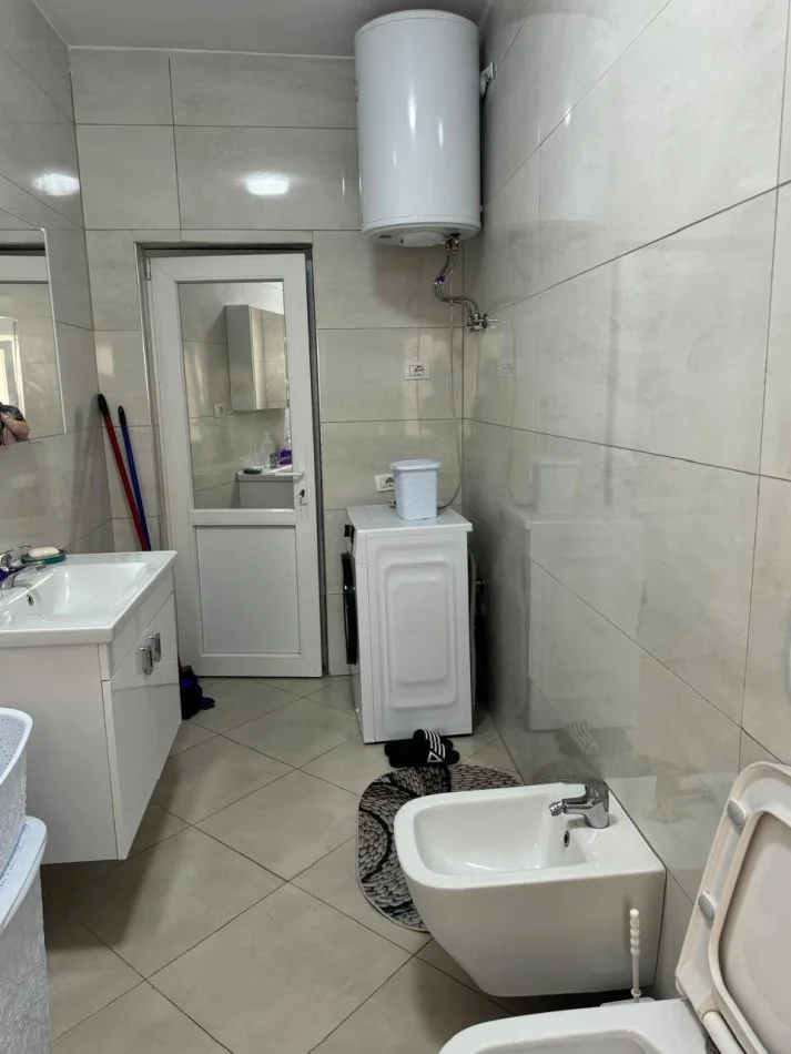 Tirane, jepet me qera apartament 2+1+Ballkon Kati 2, 120 m² 600 € (DON BOSKO)
