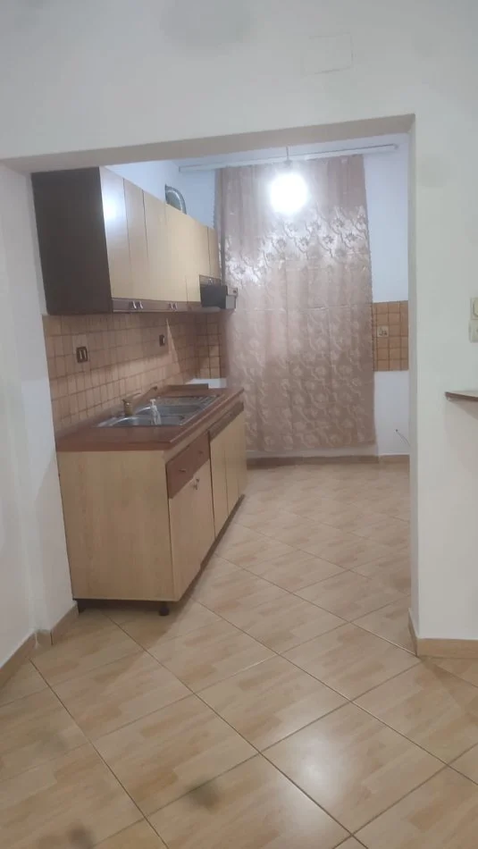 Tirane, jepet me qera apartament 2+1 Kati 1, 70 m² 300 € (don bosko)