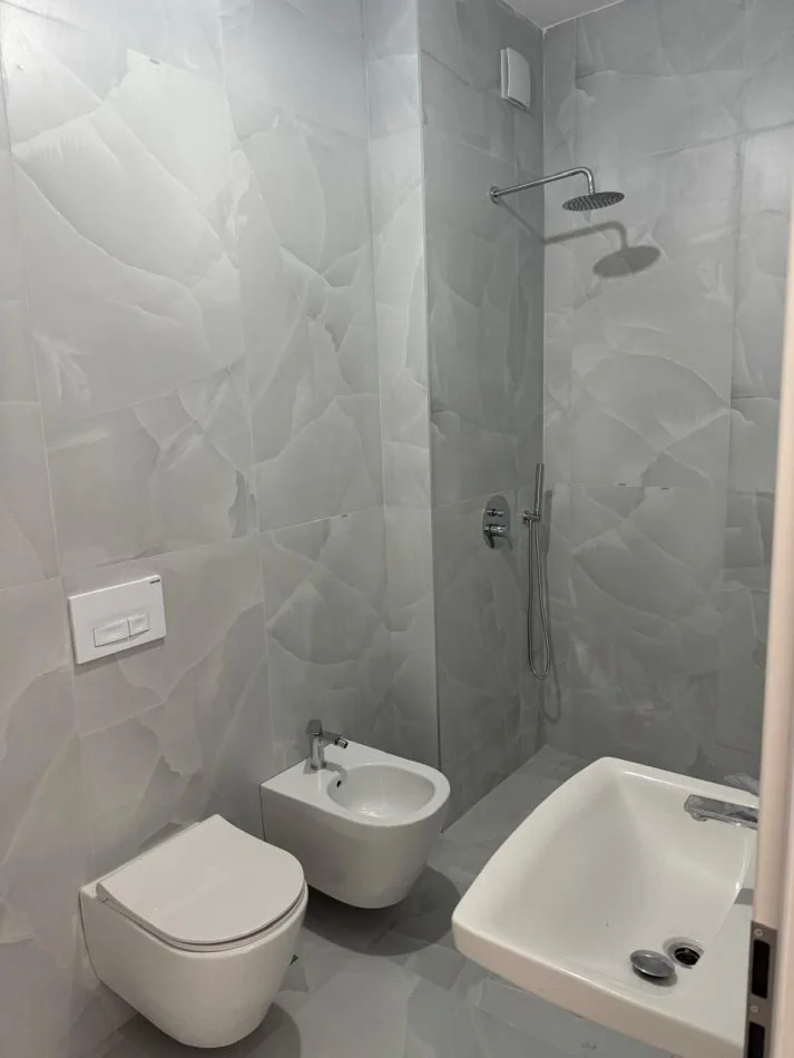 Tirane, shitet apartament 1+1 Kati 6, 60 m² 80.000 € (Ali Dem)