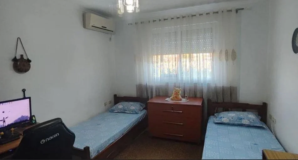 Tirane, shitet apartament 2+1 Kati 4, 75 m² 115.000 € (Brryli)