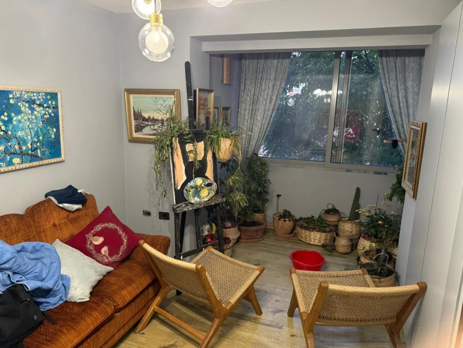 Tirane, Apartament 2+1 me qira  40 000 All ( E negociueshme)  Shkoze