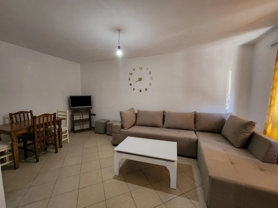 Tirane, jepet me qera apartament 1+1 Kati 1, 60 m² 350 € (RRUGA BUDI)