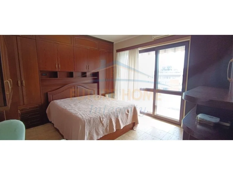 Tirane, jepet me qera apartament 2+1 Kati 10, 125 m² 800 € (BLLOK)