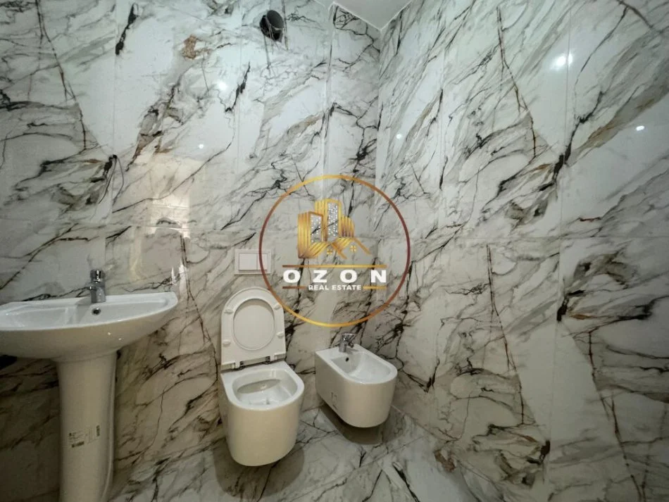 Apartament 3+1+2+ Verandë në shitje në një Rezidencë tek TEG-u!