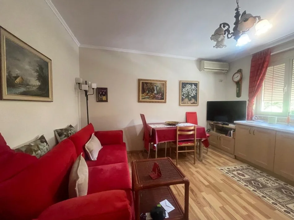 Tirane, jepet me qera apartament 2+1+Ballkon Kati 3, 70 m² 500 € (Mine Peza)