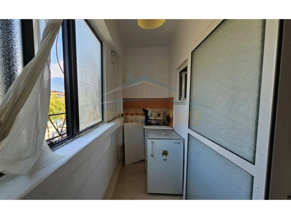 Tirane, jepet me qera apartament 1+1 Kati 3, 66 m² 400€ (ALI DEM)