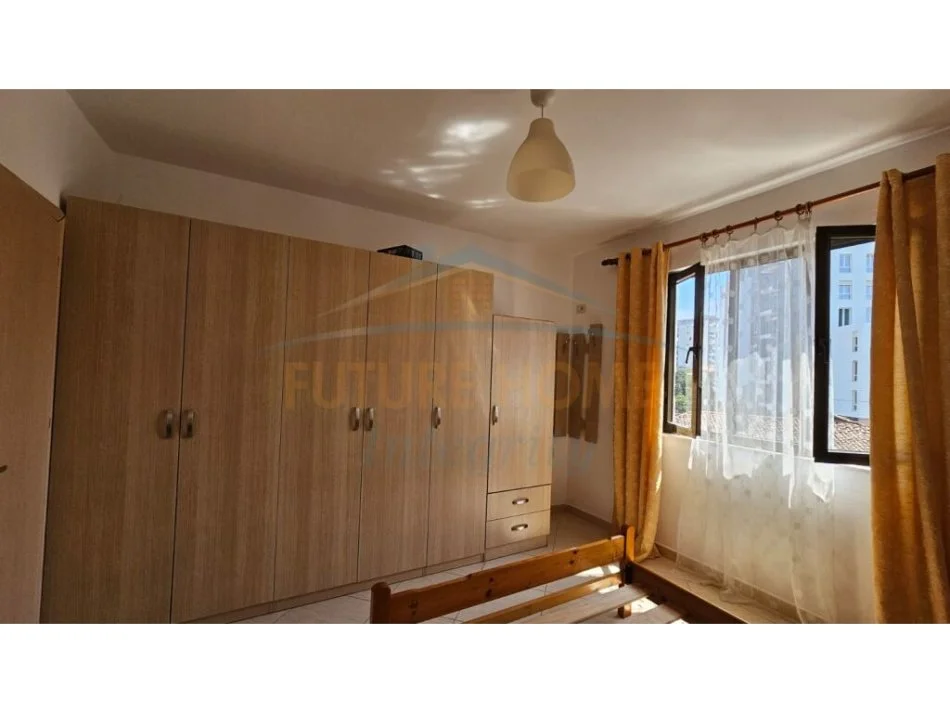 Tirane, jepet me qera apartament 1+1 Kati 3, 66 m² 400€ (ALI DEM)