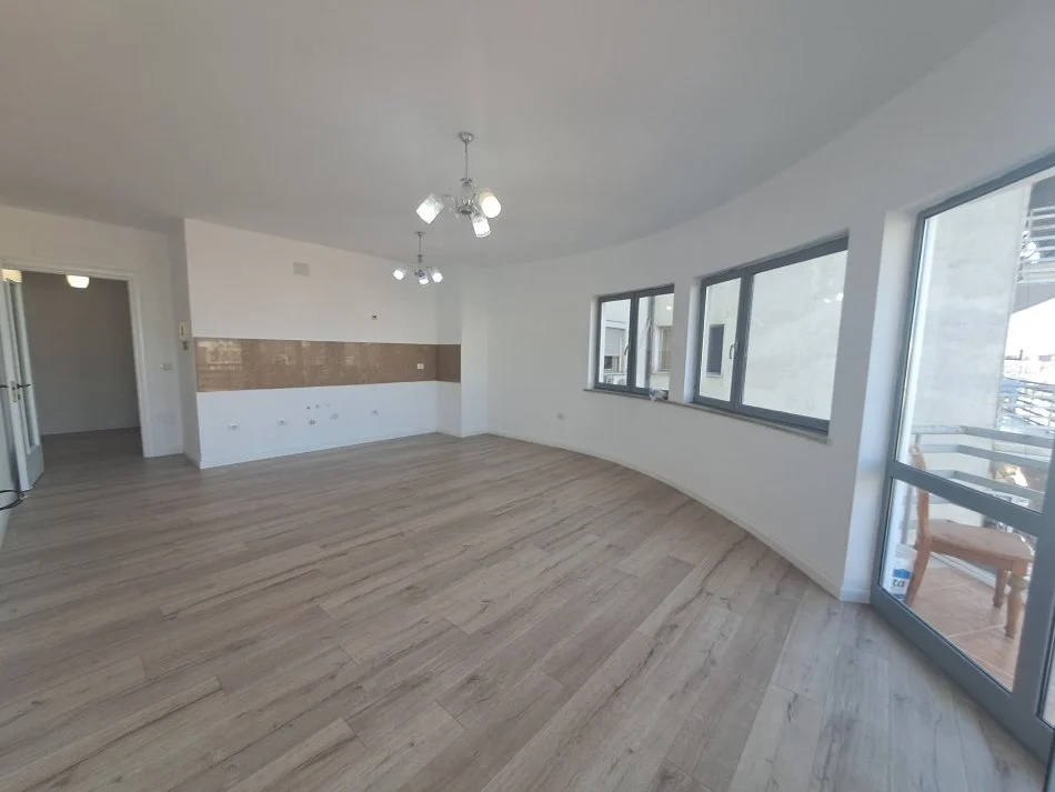 Tirane, Apartament per shitje 1+1 Kati 5, 71 m²  155 000 Euro (Zogu Zi)