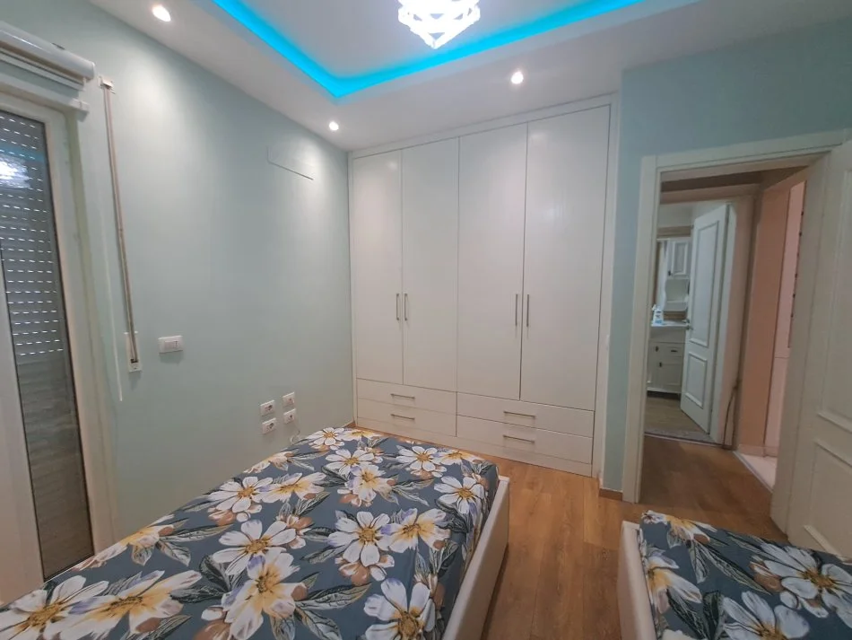 Tirane, Apartament 2+1 per shitje ose per qira  Kati 3, 108 m²  ( Kodra e Diellit )