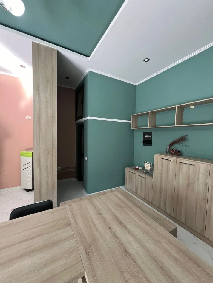 Tirane, shitet ambjent biznesi Kati 0, 36 m² 65.000 € (21 Dhjetori)