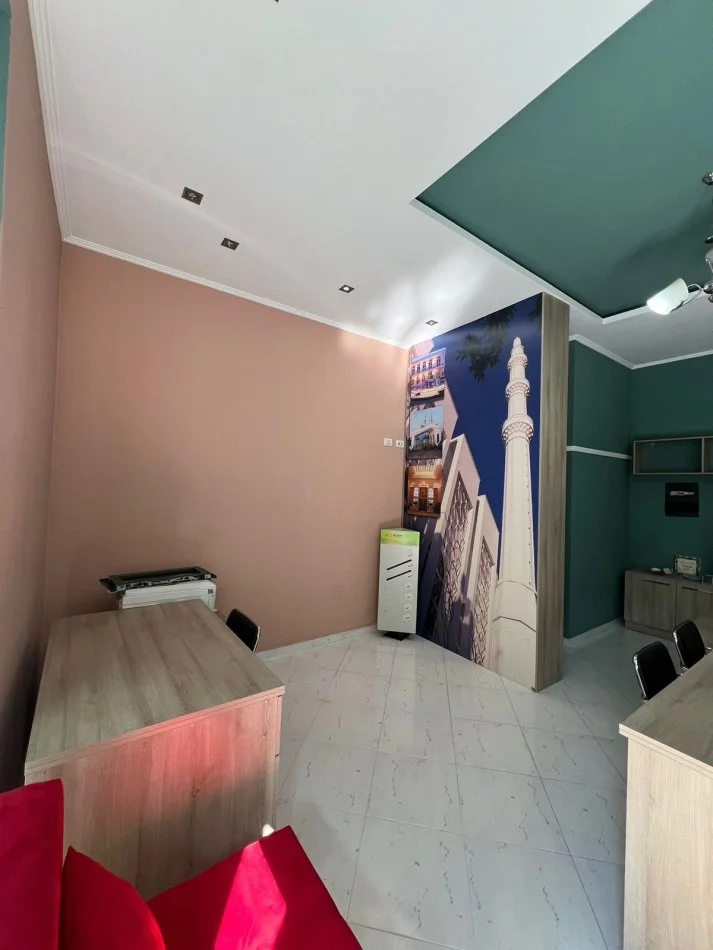 Tirane, shitet ambjent biznesi Kati 0, 36 m² 65.000 € (21 Dhjetori)