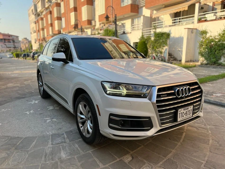 Tirane, Shitet Audio Q7 viti 2017 Gjendje perfekte, Automat Benzin, e bardhë automatik Kondicioner 195.000 km 26.000 €