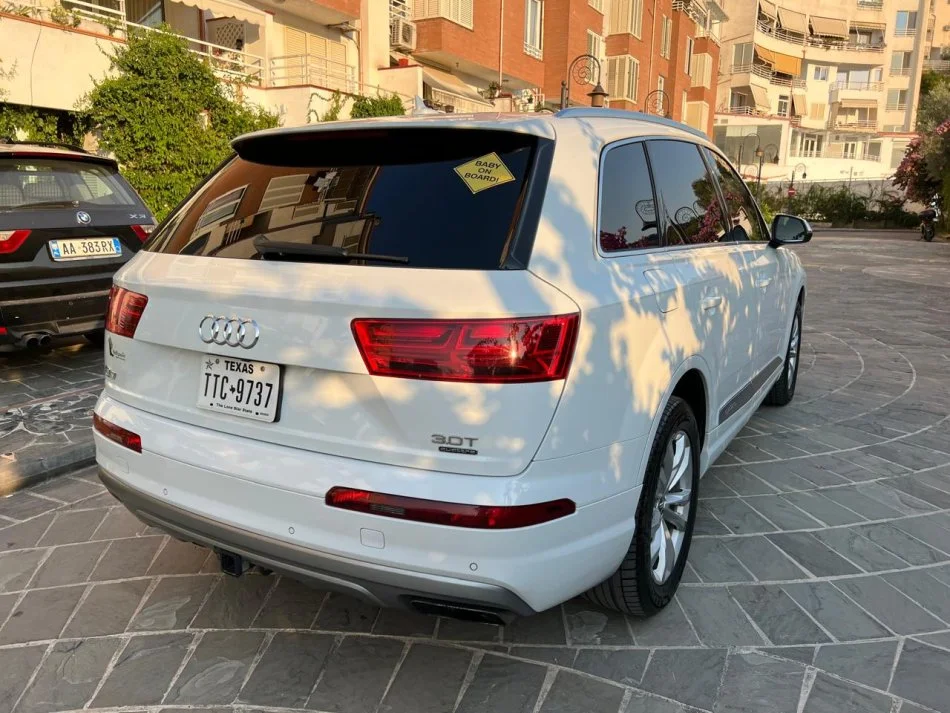 Tirane, Shitet Audio Q7 viti 2017 Gjendje perfekte, Automat Benzin, e bardhë automatik Kondicioner 195.000 km 26.000 €