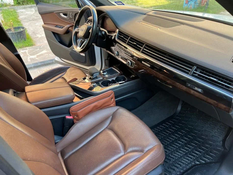 Tirane, Shitet Audio Q7 viti 2017 Gjendje perfekte, Automat Benzin, e bardhë automatik Kondicioner 195.000 km 26.000 €