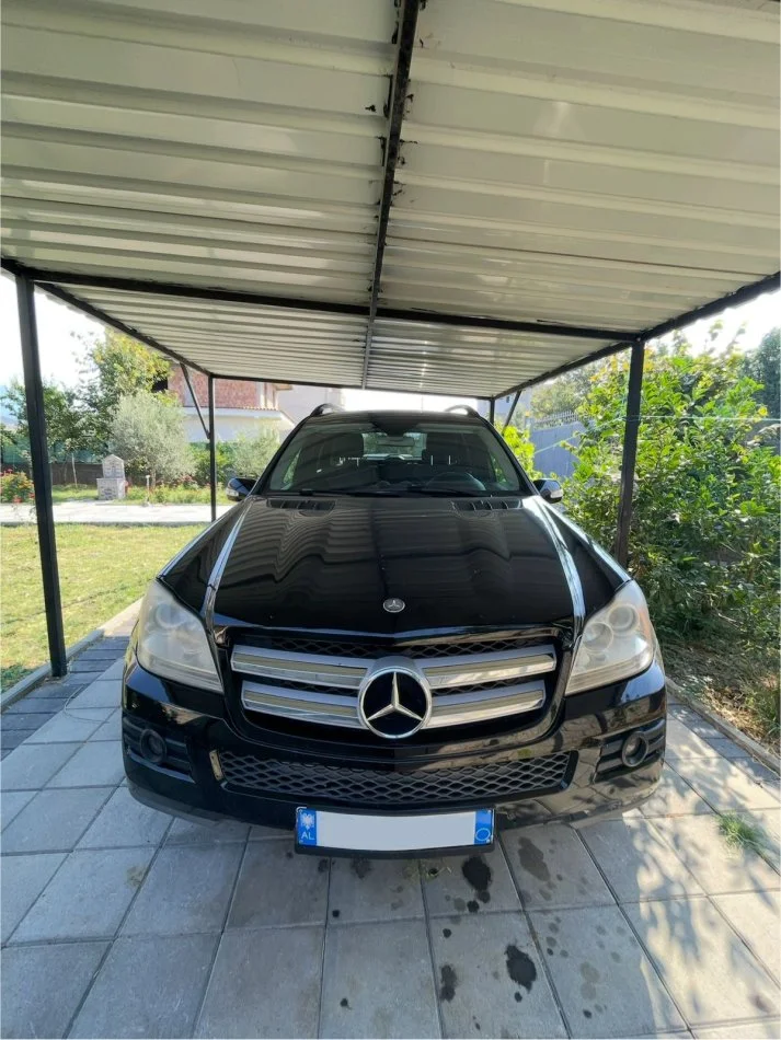 Tirane, shes makine mercedes benz gl450 benzine/gaz 2007 Benzin+Gaz, e zeze automatik Klima 250.000 km 8.000 €